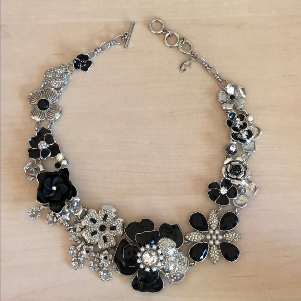 White House black market statement necklace